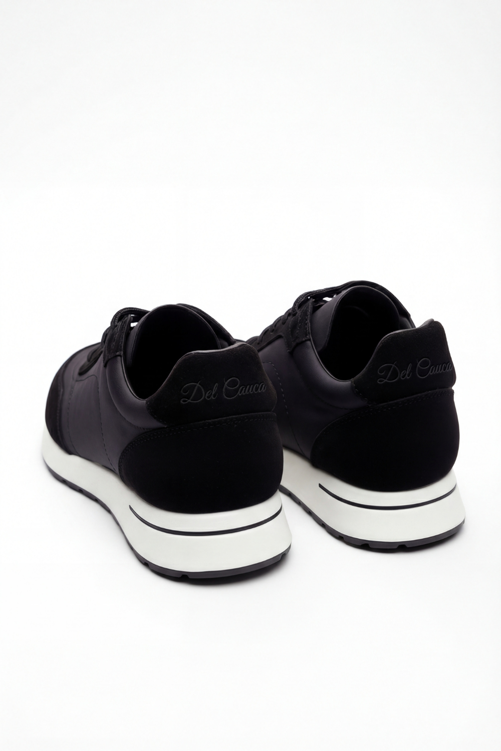 Black Leisure Sneaker